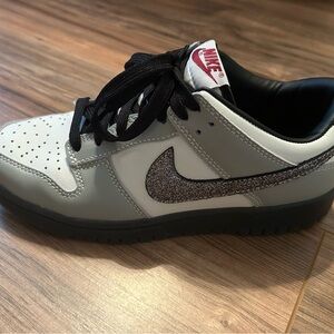 Sparkles !!!!Worn once , I have black and grey laces